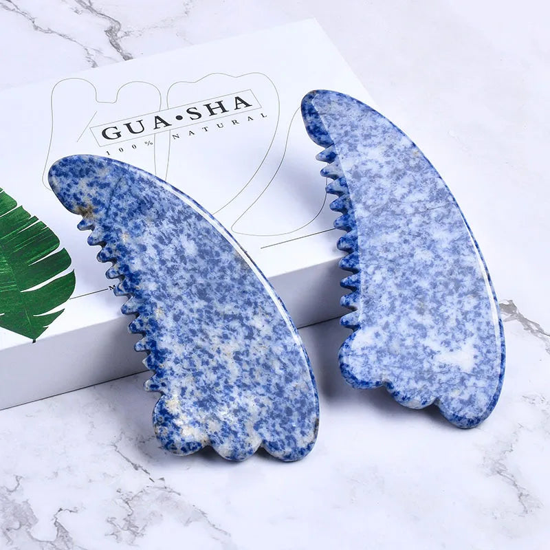 Gua Sha en Sodalite Rollara : Sublimez Votre Peau Naturellement